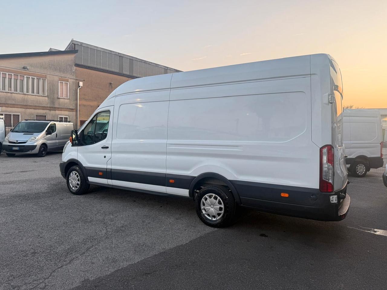 Ford Transit Van 363 passo lungo (MOTORE NUOVO)