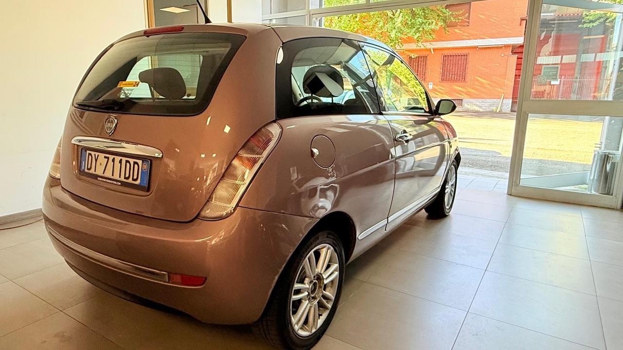 Lancia Ypsilon 1.4 Platino Ecochic GPL