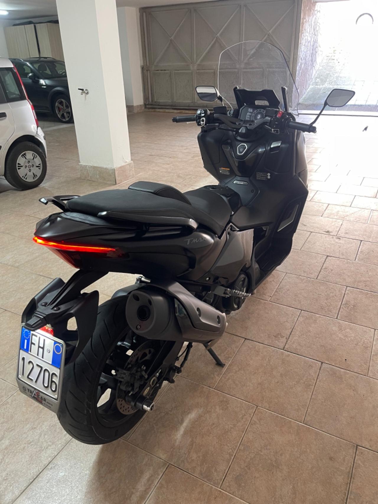 Yamaha TMAX 560 TECH-MAX