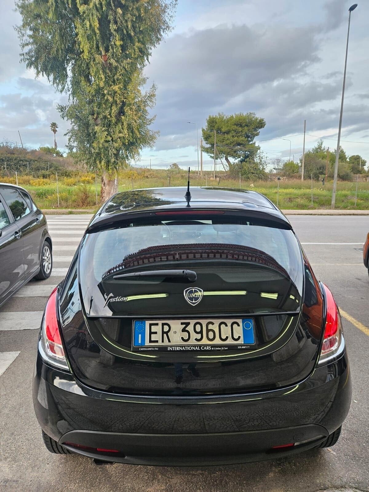 Lancia Ypsilon AUTOMATICA 900 benz 85cv