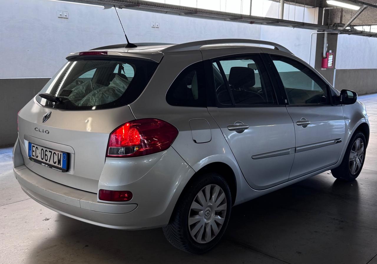 Renault Clio 1.2 16V SporTour 20th Anniversario