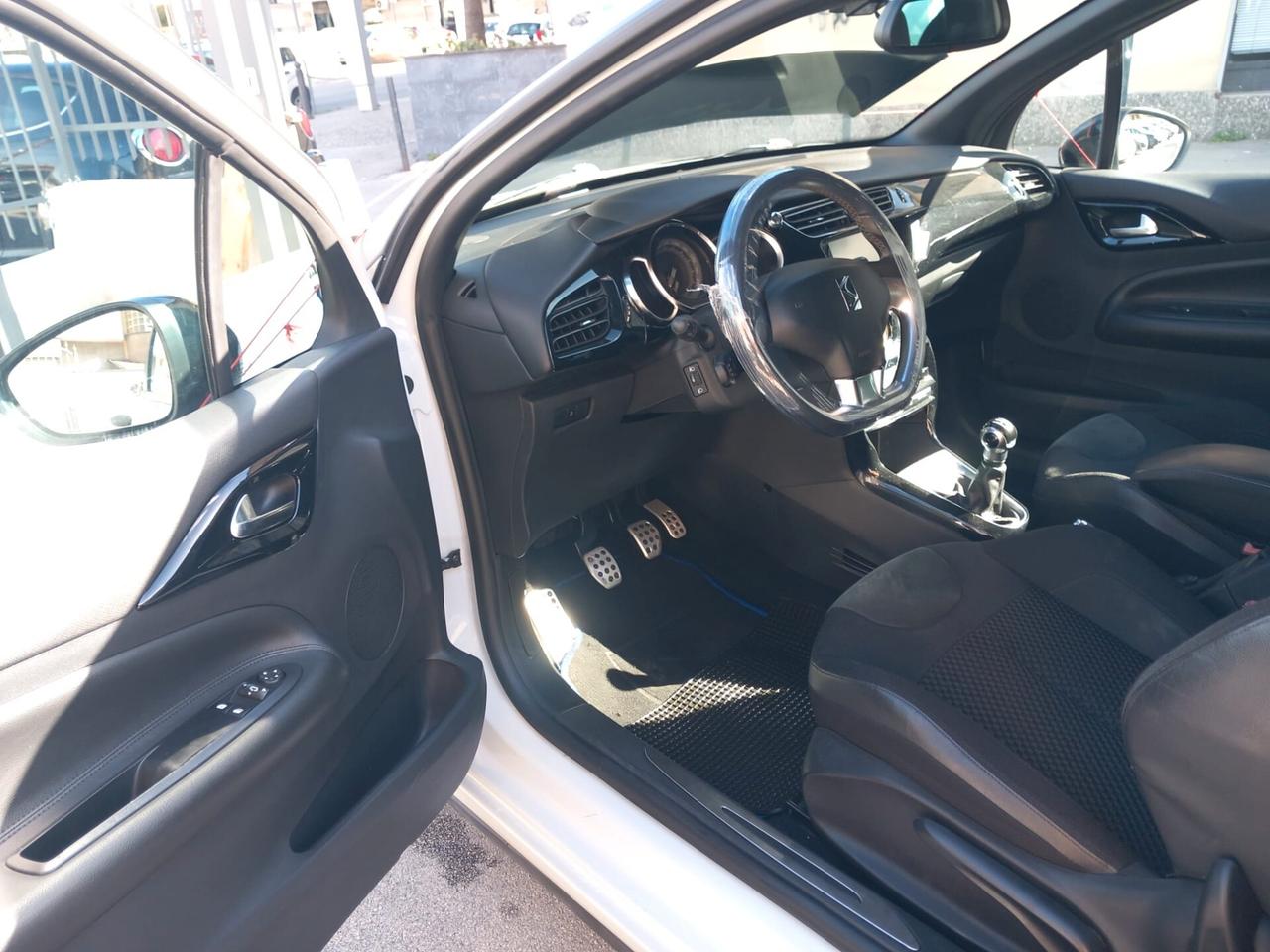 Ds3 Bicolor 1,6 Diesel 75CV. 2017 Euro 6