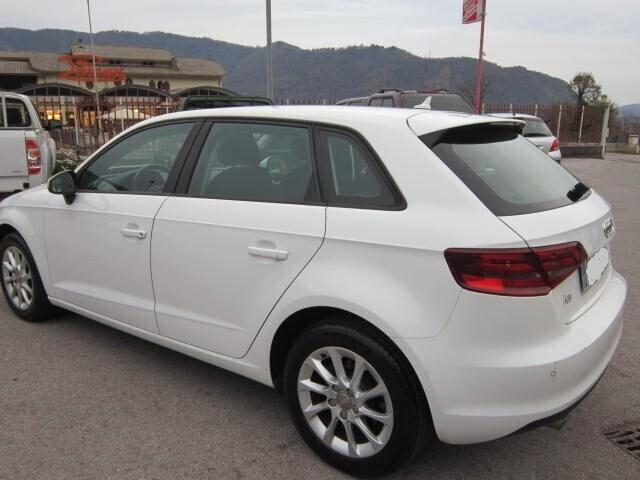 Audi A3 1.6 TDI clean diesel S tronic Ambiente