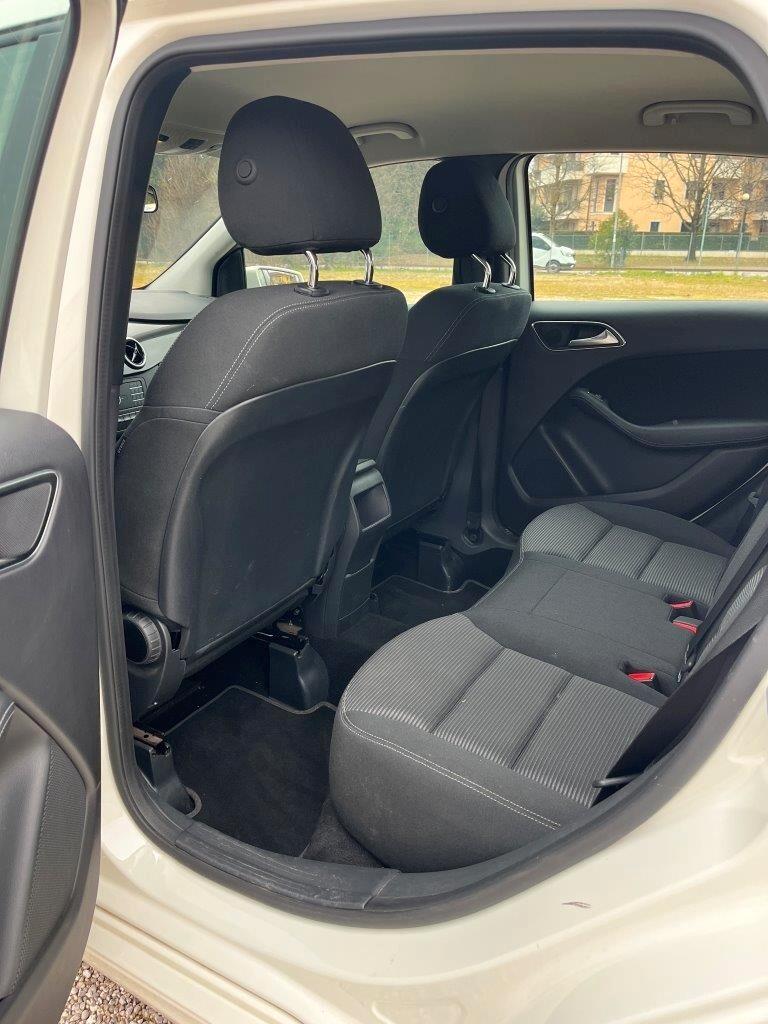 Mercedes-benz B 180 d Automatic Executive