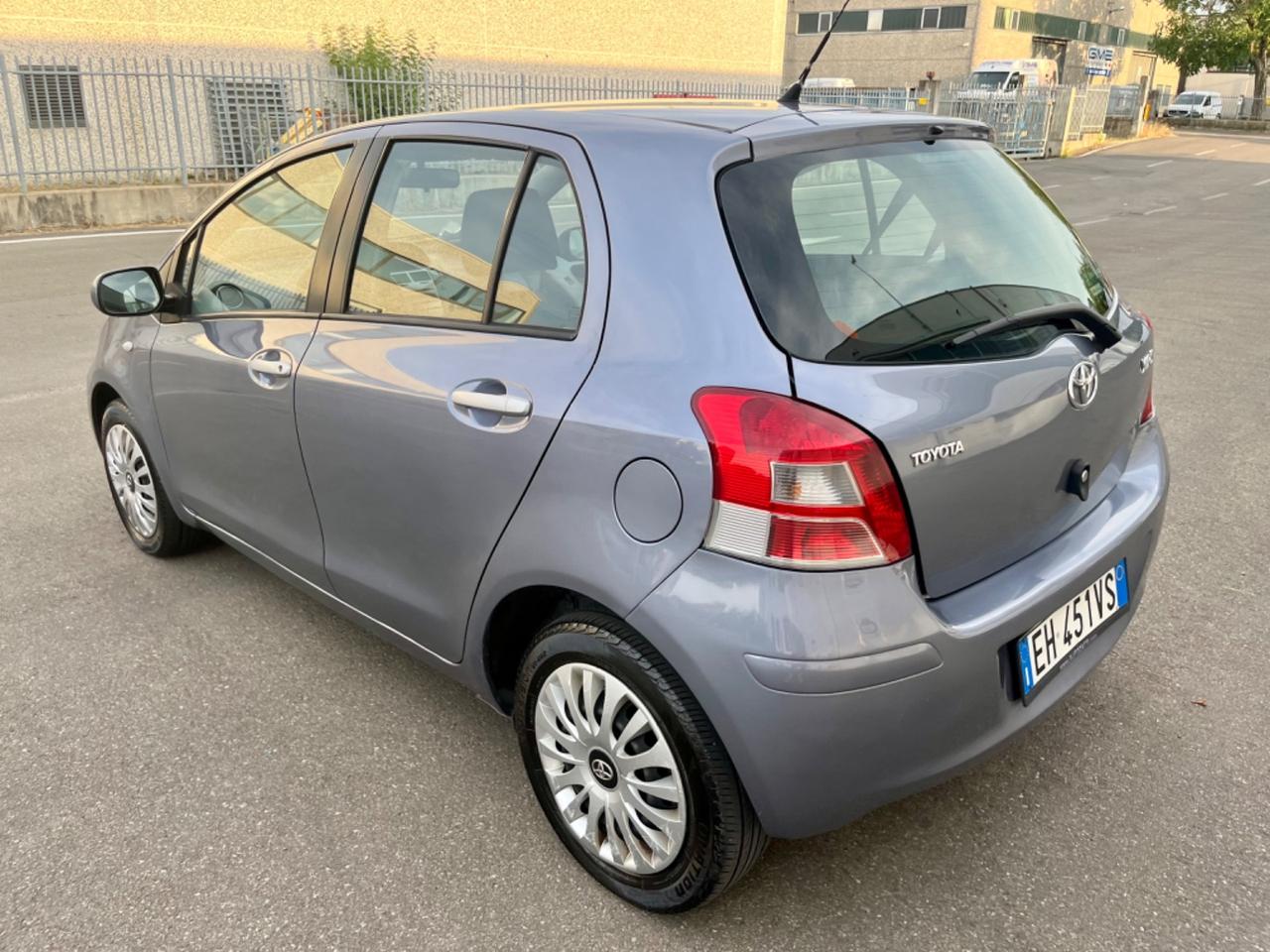 Toyota Yaris 1.3benz 2011 58.000km perfetta per neopatentati