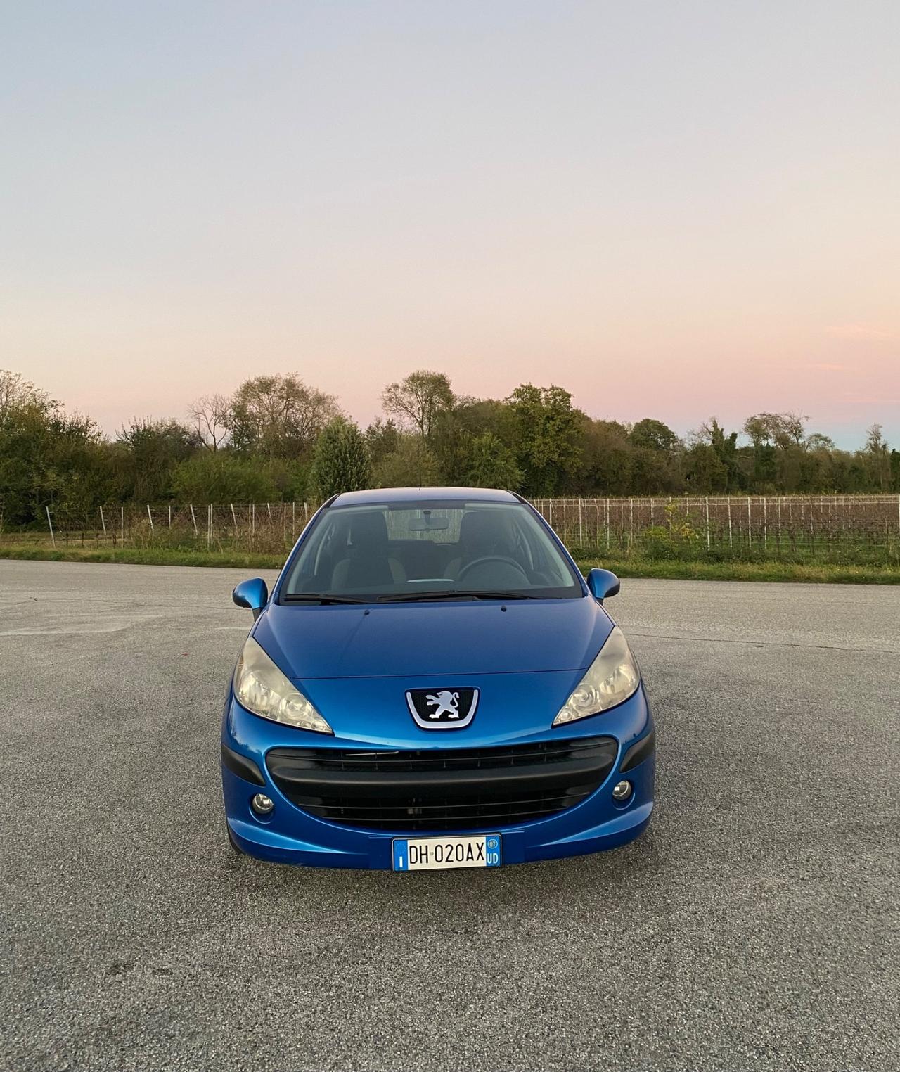 Peugeot 207 1.4 8V 75CV 3p. ONE Line