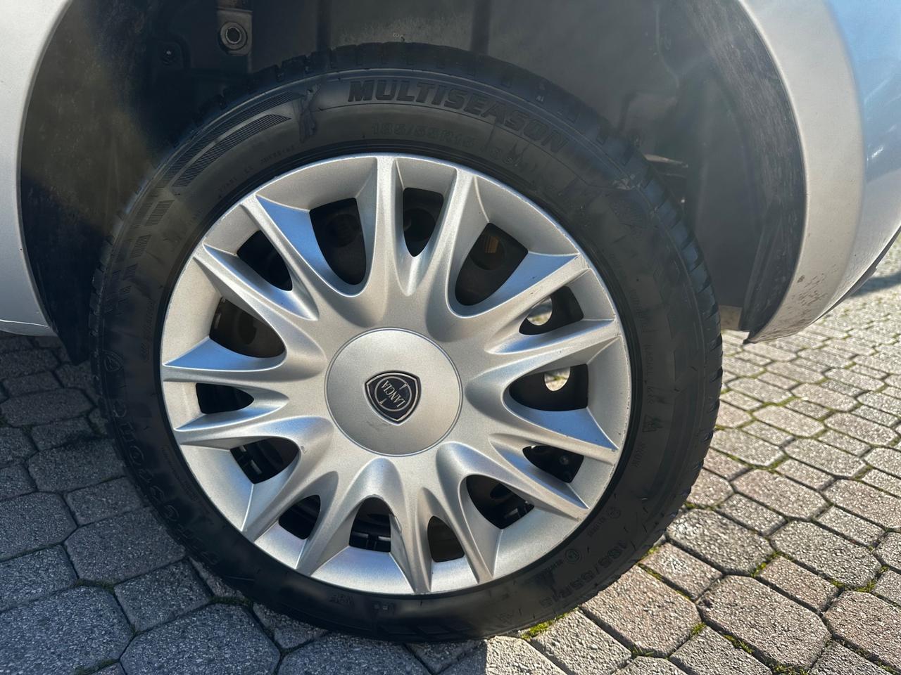 Lancia Ypsilon 0.9 TwinAir 85 CV 5 porte Metano Ecochic Gold