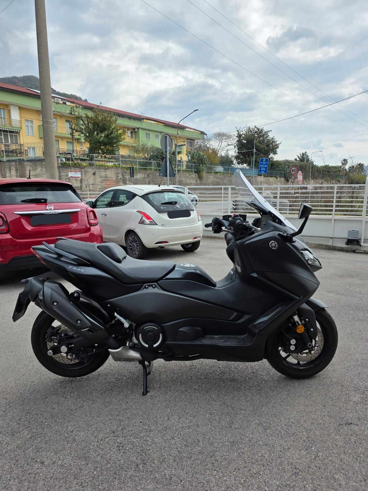 Yamaha T Max 560