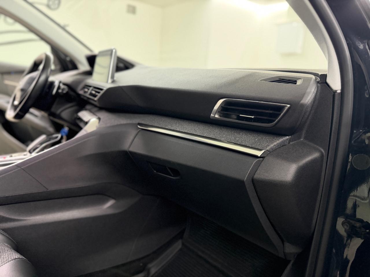 PEUGEOT 3008 CAMBIO AUTOMATICO (anno 2020)