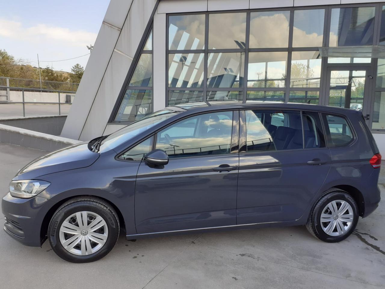 VW Touran 1.6 TDI 115 CV 7 POSTI anno 2017