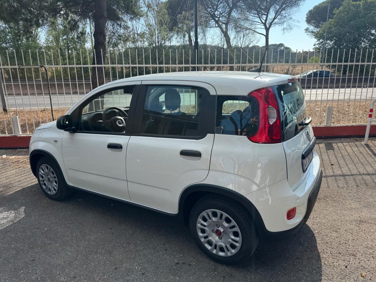 Fiat PANDA 1.0 HYBRID - NOLEGGIO giornaliero da 29,90€