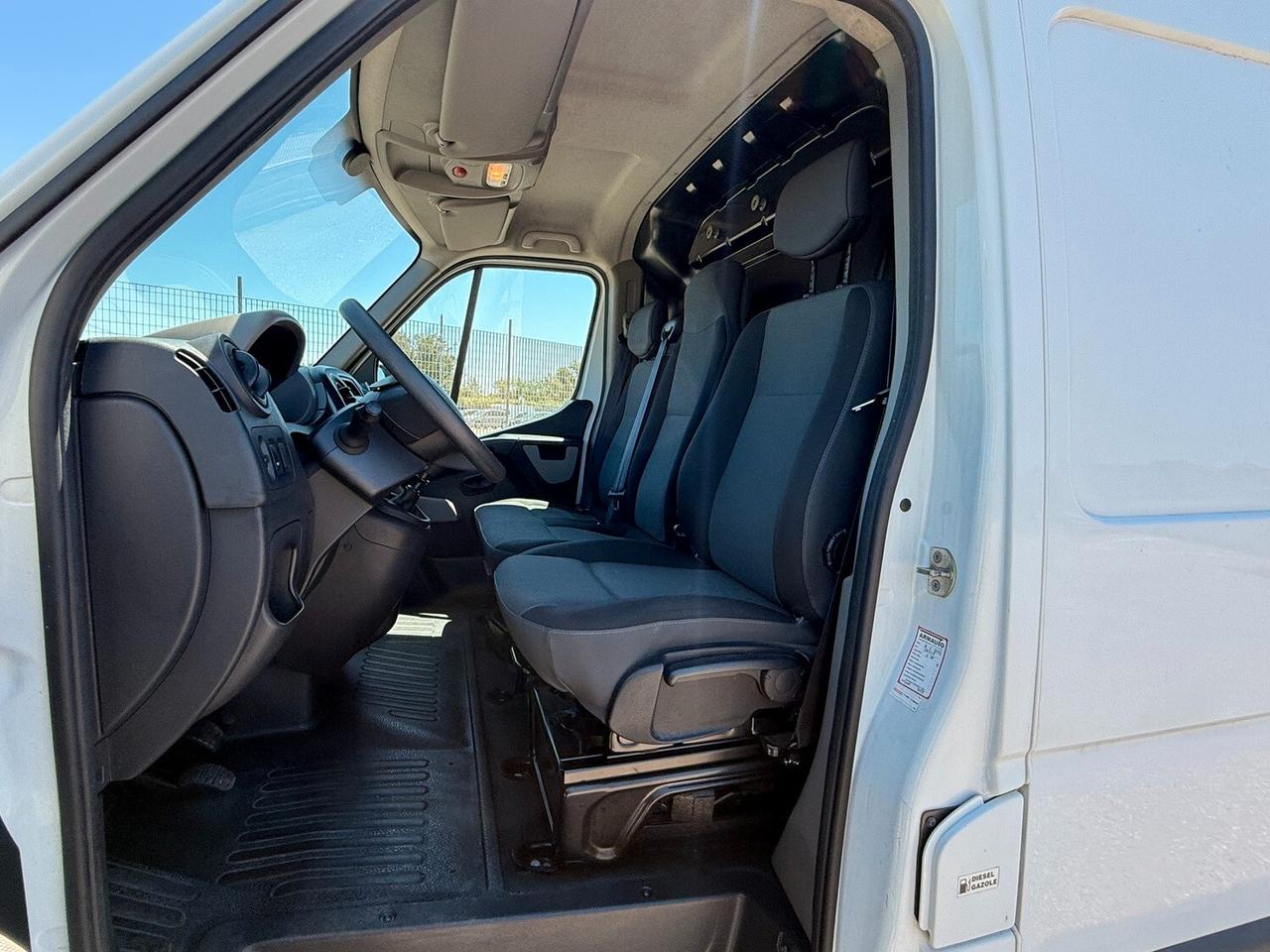 Renault Master 2.3 dCi (130 CV) L2H2 MM35