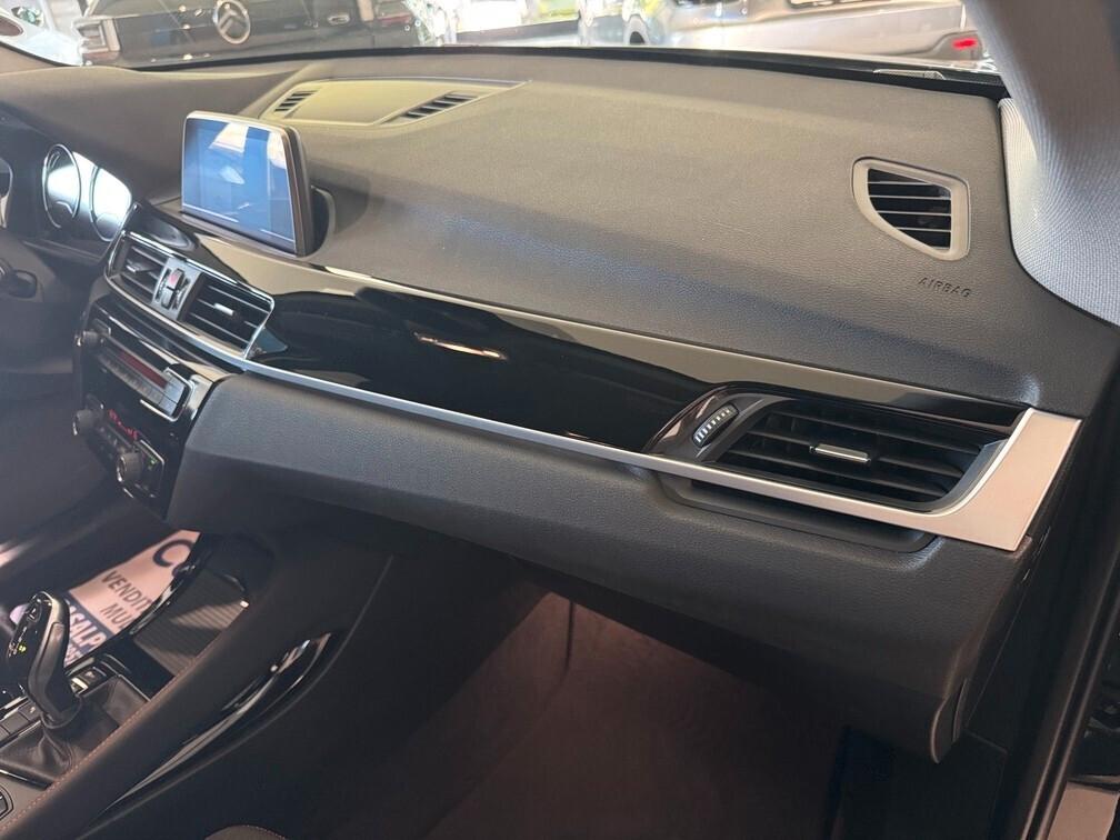 BMW X1 sdrive18d Sport auto my18 Led Navi Cam 18"