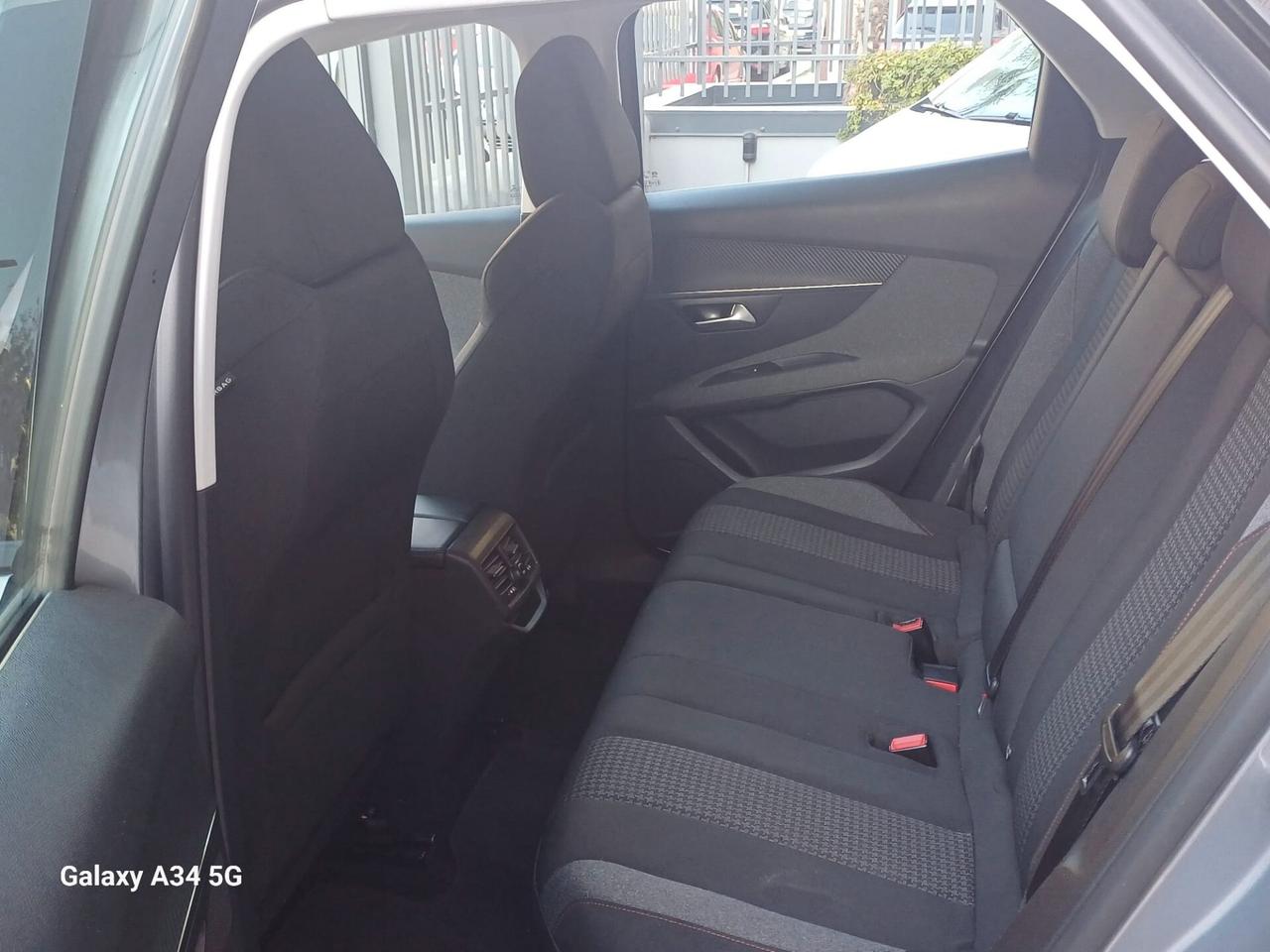 Peugeot 3008 BlueHDi 130 S&S EAT8 Allure