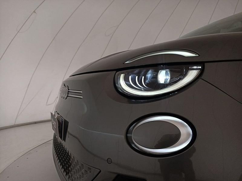 FIAT 500 LA NUOVA E Nuova Hatchback My23 La Nuova - La Prima Berlina