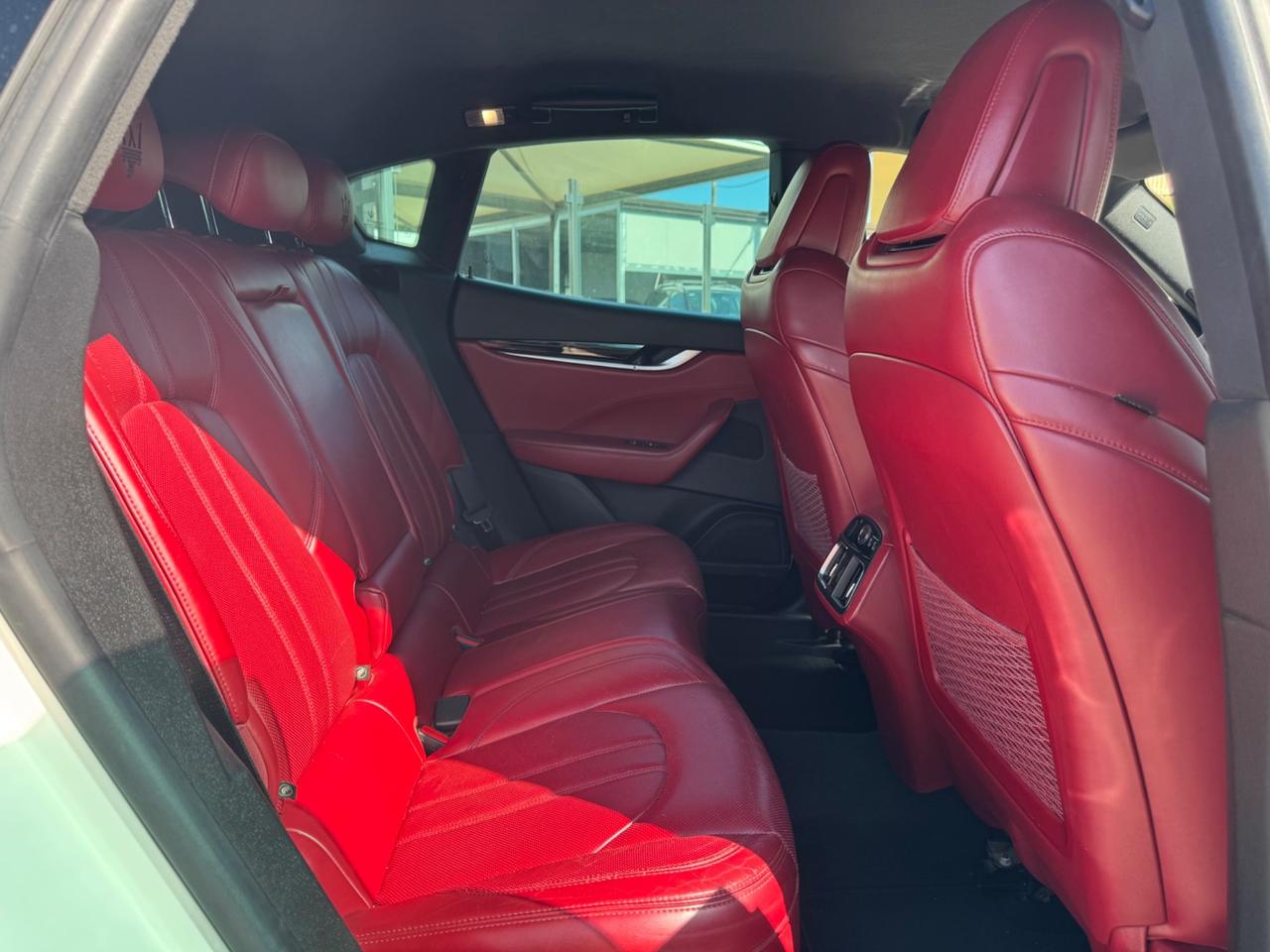 MASERATI LEVANTE 3.0 D V6 250 GRANSPORT IVA ESPOSTA