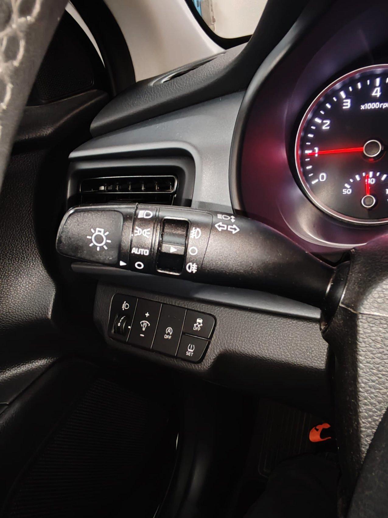Kia Stonic 1.0 t-gdi mhev Urban Techno&Design Pack 100cv mt