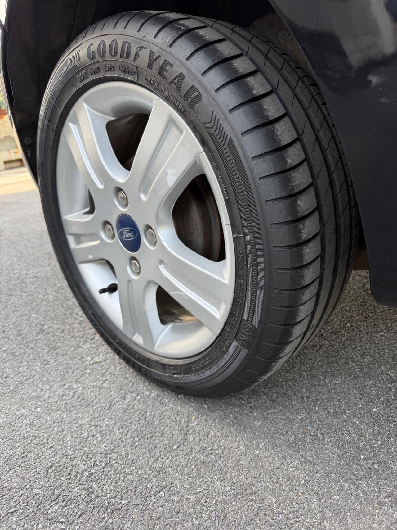 Ford Fiesta 1.4 TDCi 68CV - NEOPATENTATI