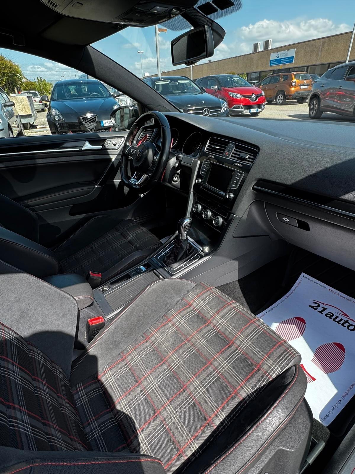 Volkswagen Golf GTI Performance 2.0 TSI DSG 3p. BlueMotion Technology