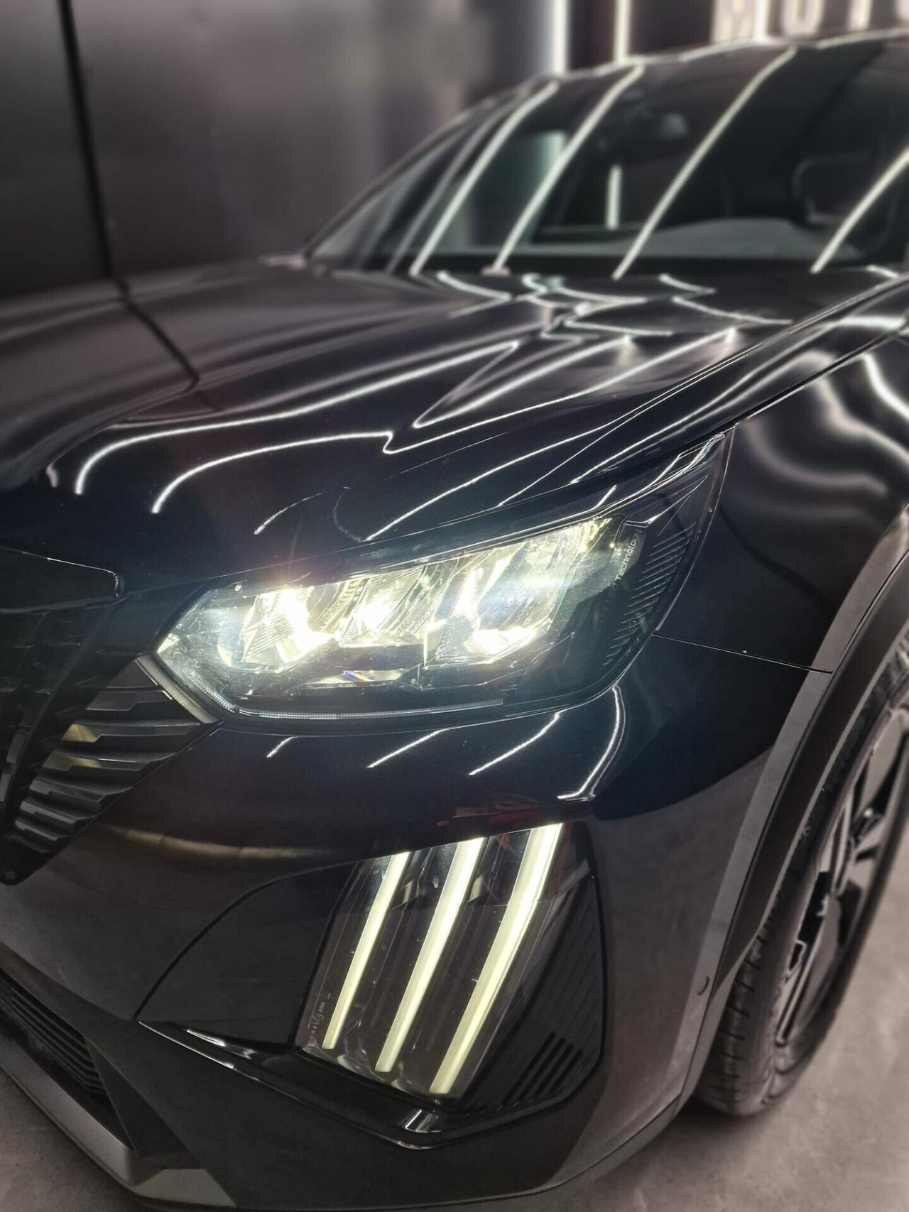 Peugeot 2008 1.2 PureTech 100 S&S Allure