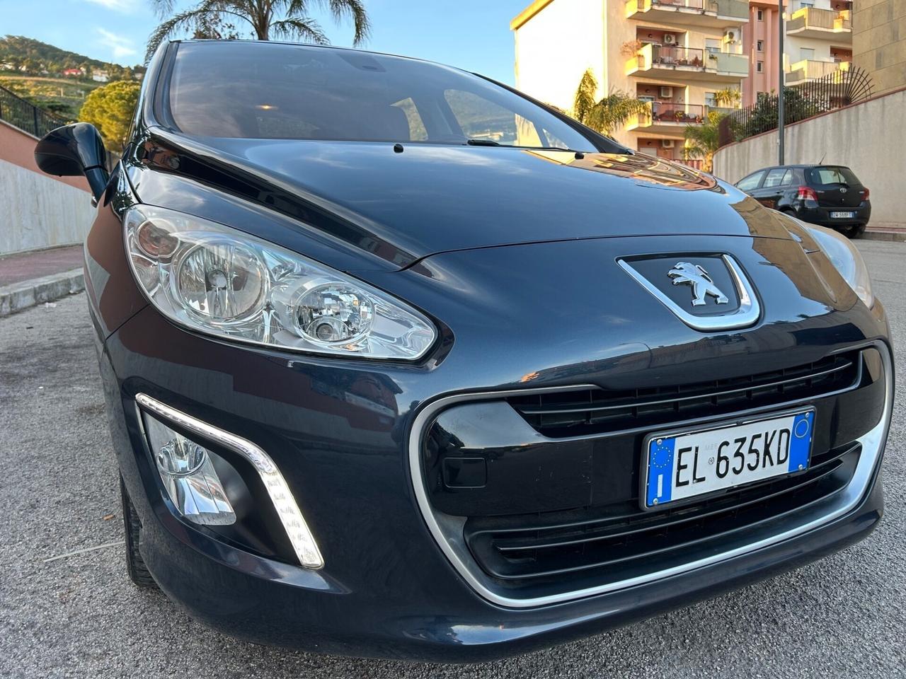 Peugeot 308 1.6 e-HDi allure tetto panoramico