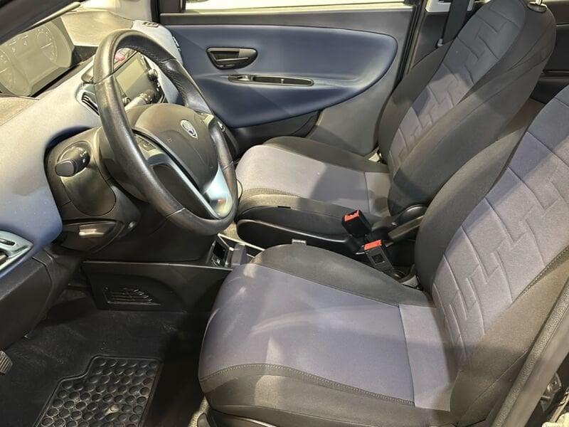 Lancia Ypsilon Ypsilon 1.0 FireFly 5 porte Hybrid Platino