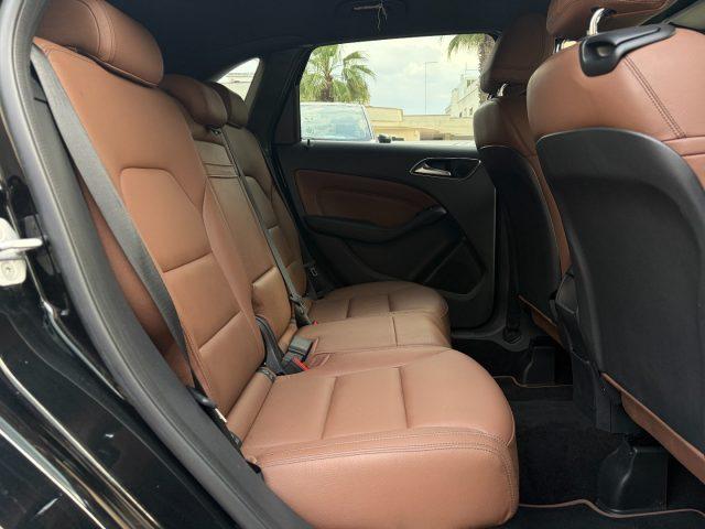 MERCEDES-BENZ B 200 d 136Cv Sport