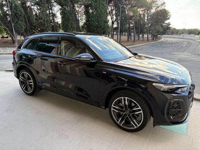 AUDI Q5 TDI 150 kW mHEV+ S tronic quattro S line edition.