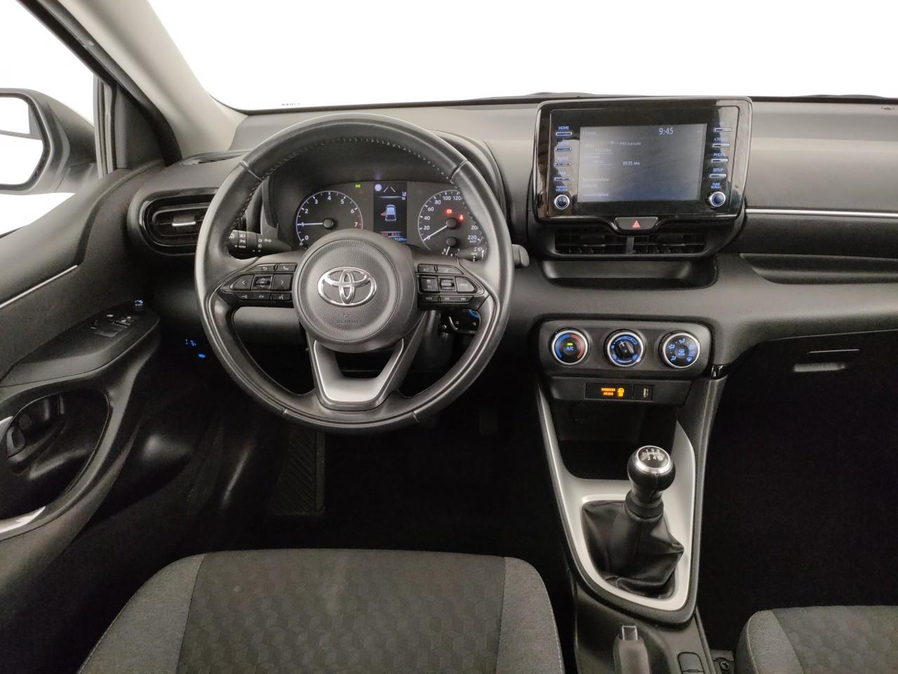 TOYOTA Yaris 1.0 Active