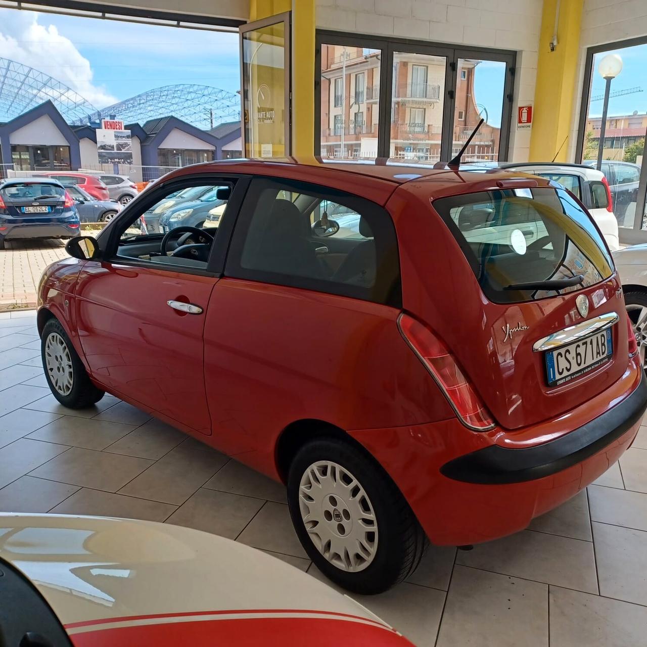 LANCIA YPSILON 1.3 MJTD NEOPATENTATI