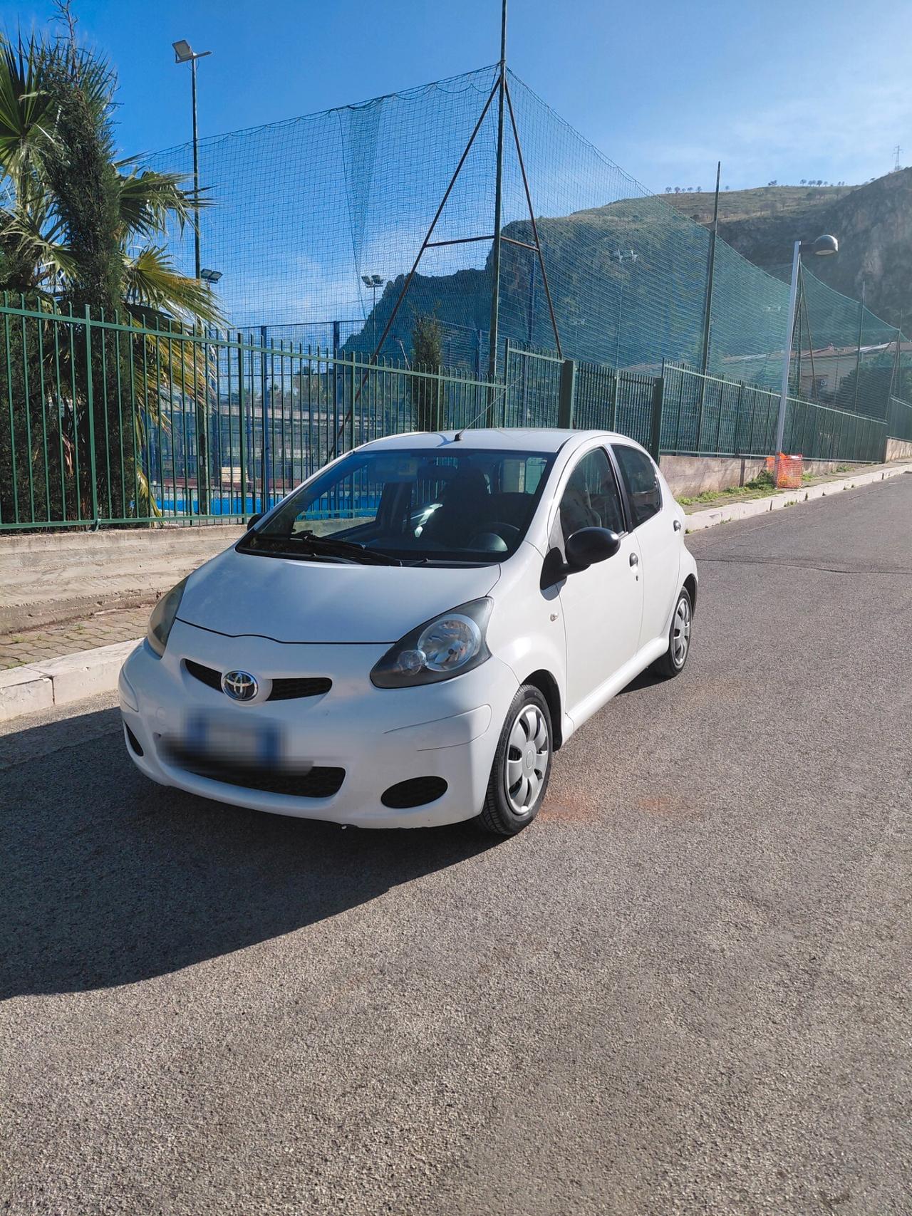 Toyota Aygo 1.0 12V VVT-i 5 porte Active Connect