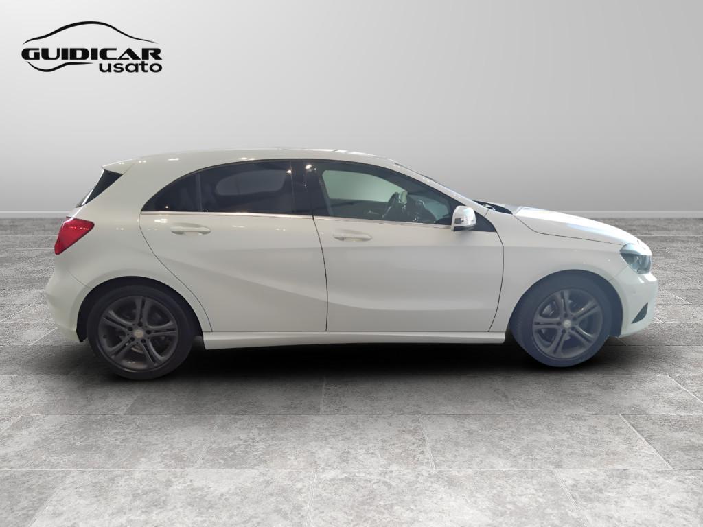 Mercedes-Benz Classe A - W176 - A 180 Sport E6