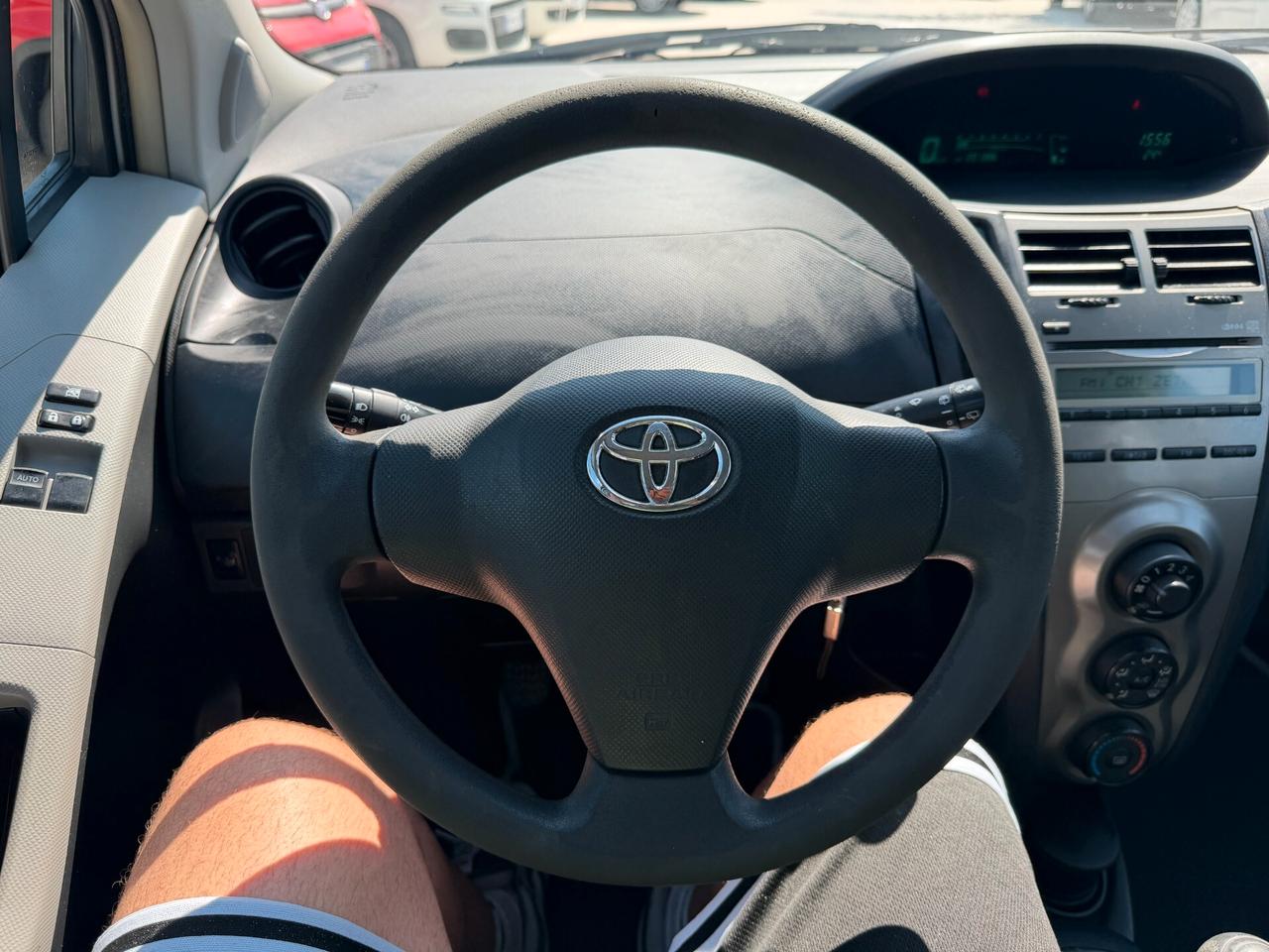 TOYOTA YARIS ANNO 2010 1.0 BENZINA 69 CV