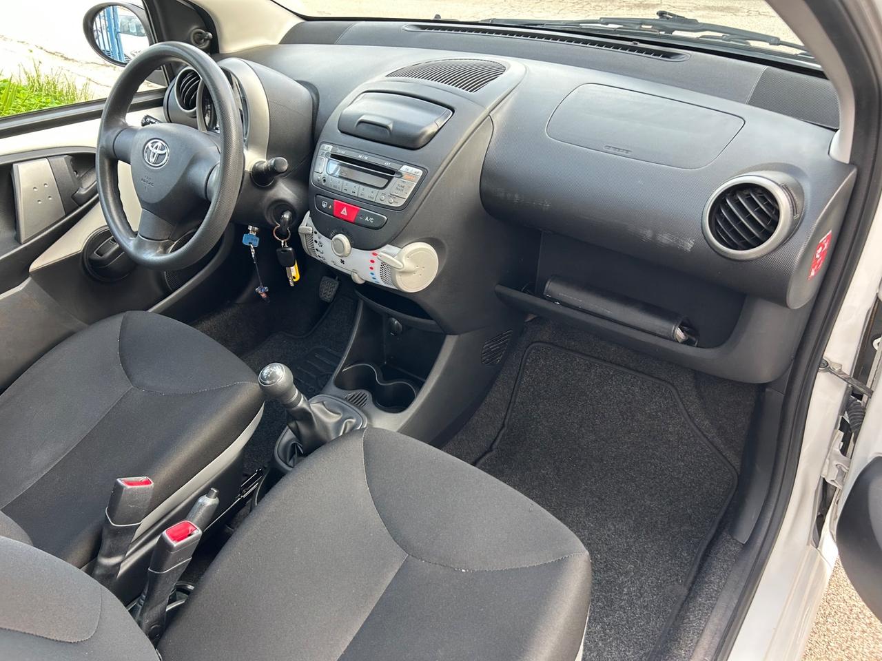 Toyota Aygo 1.0 benzina 68 cavalli 2013