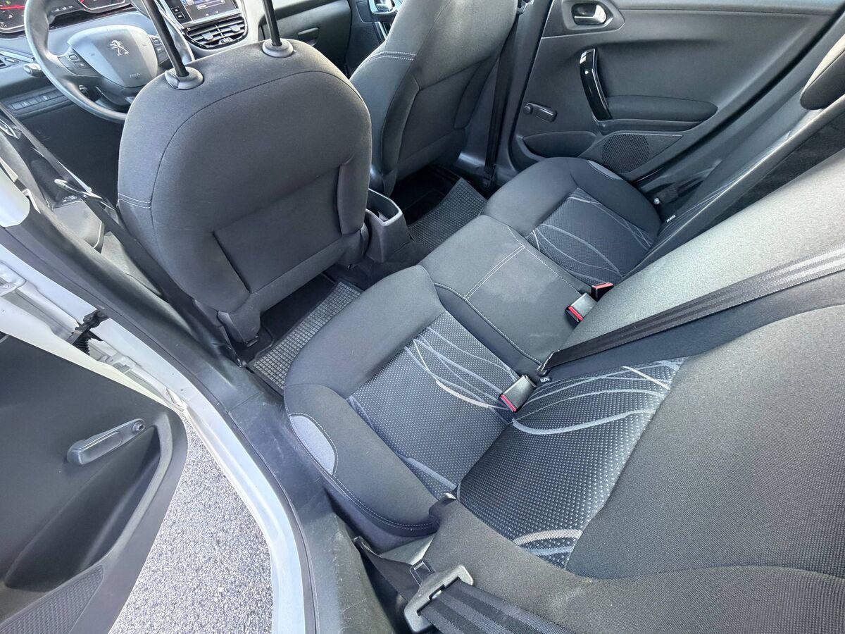 Peugeot 208 1.4 hdi 8v Allure 5p