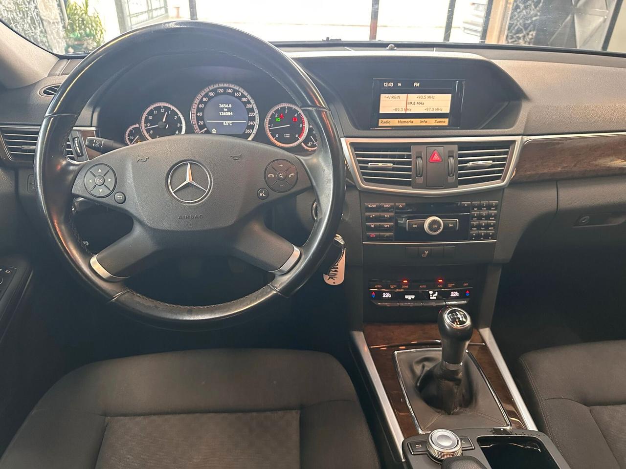 Mercedes-benz E 200 CDI BlueEFFICIENCY Elegance