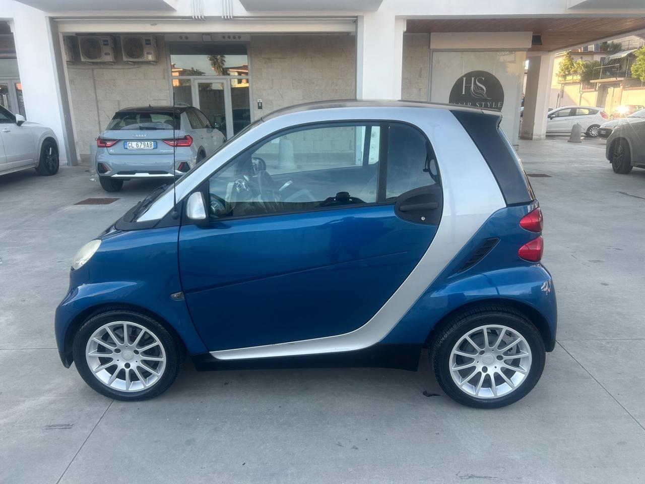Smart ForTwo 1000 52 kW coupé limited one