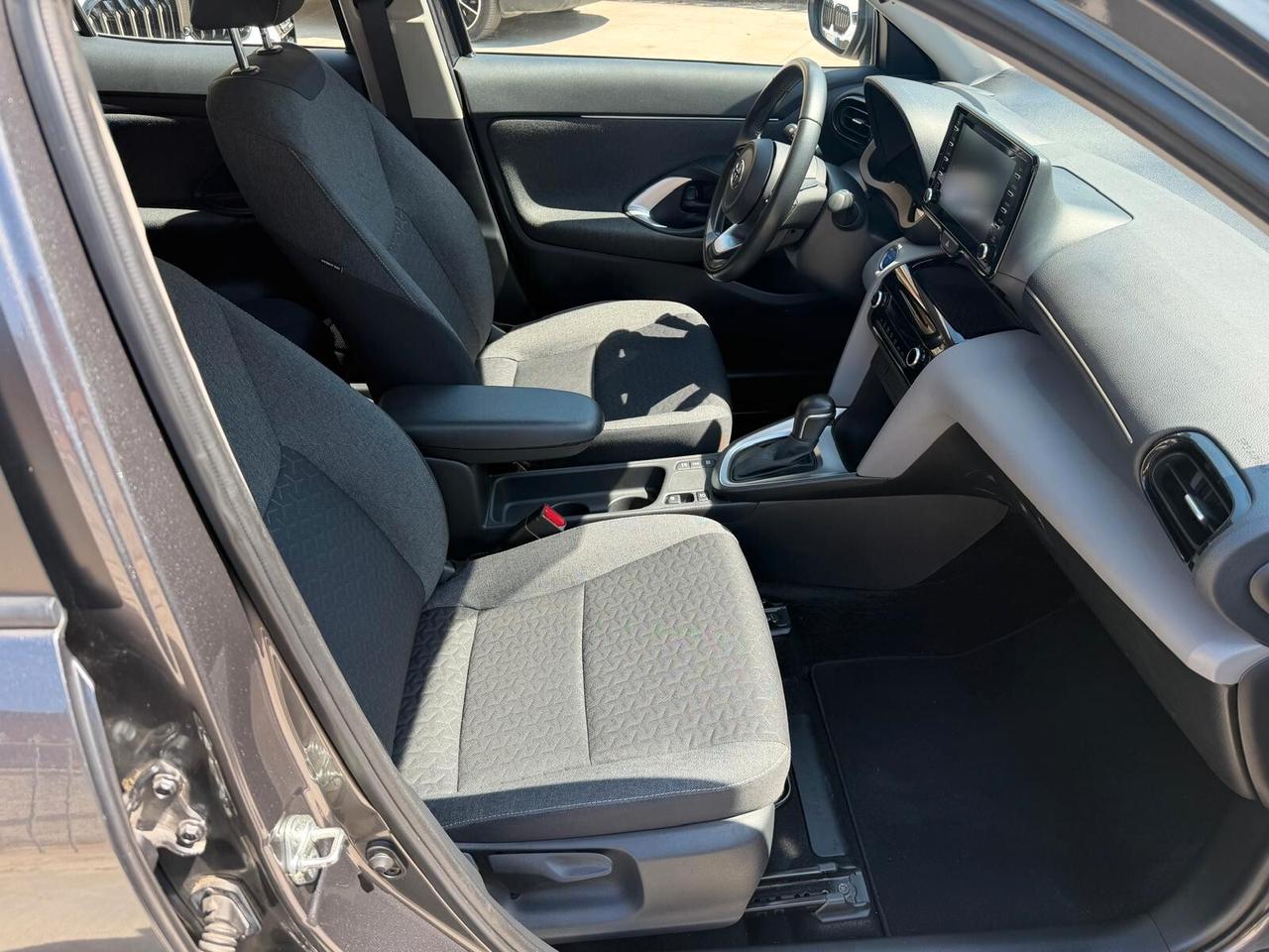 Toyota Yaris Cross E-CVT Business Sport utility Full Hybrid