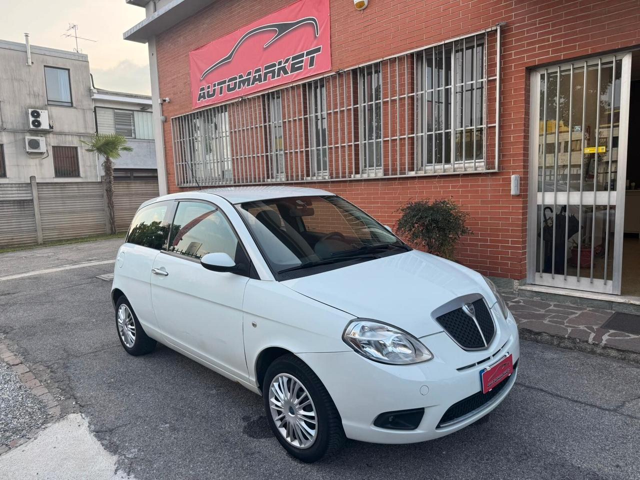 Lancia Ypsilon 1.2 Argento 60cv