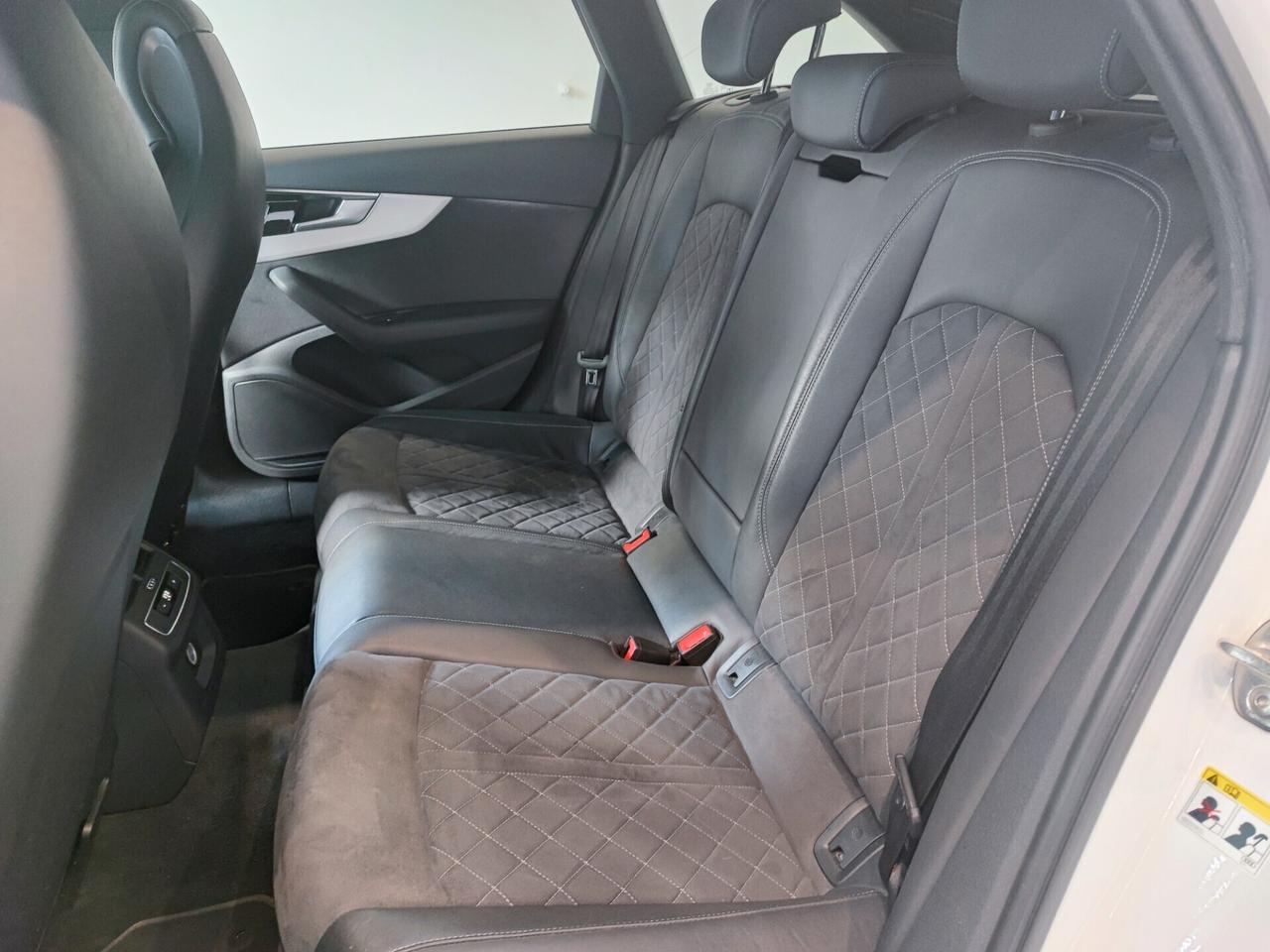 Audi A4 35 TDI S tronic line edition