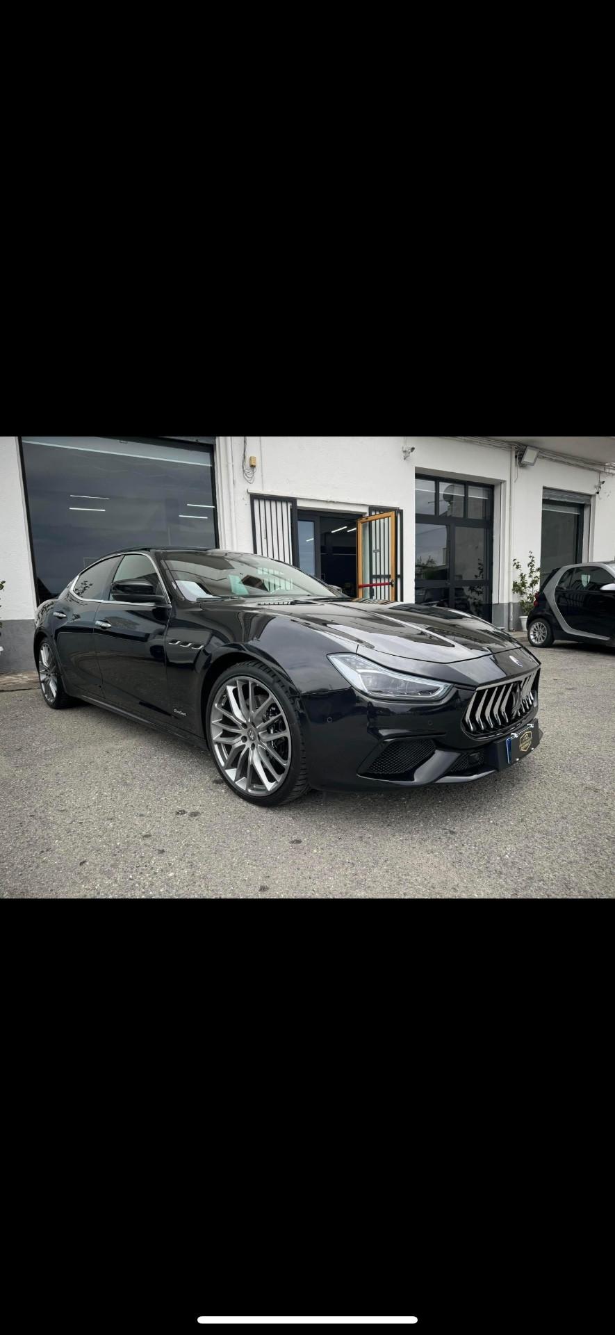 Maserati Ghibli V6 430 CV Q4 Gransport