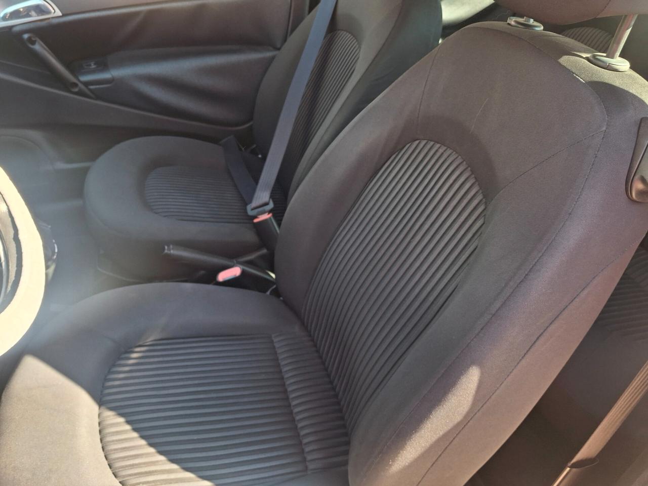 Lancia Ypsilon 1.2 Argento neopatentati