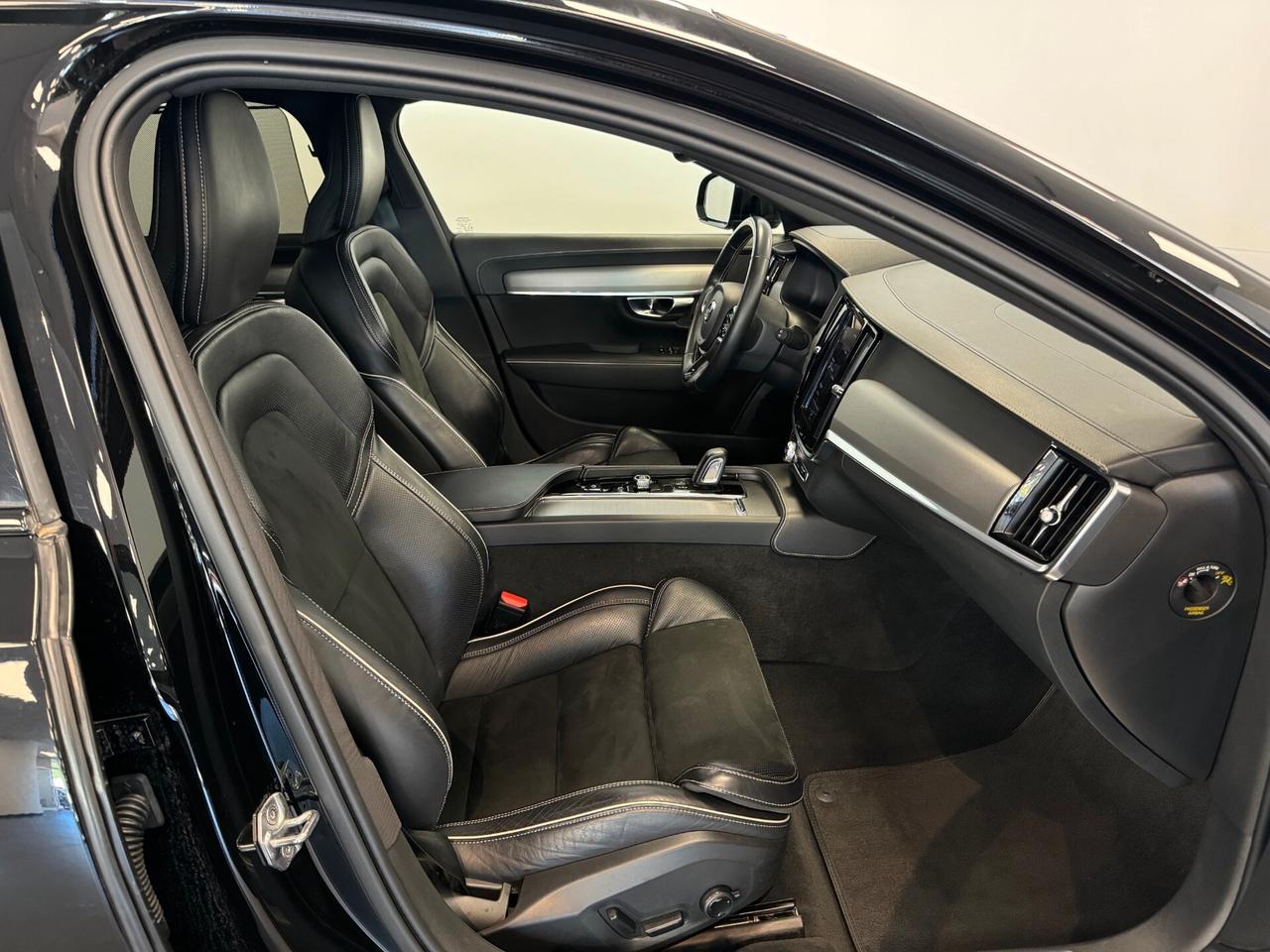 Volvo V90 B4 (d) AWD Geartronic R-Design BLACK PACK 50.000 KM
