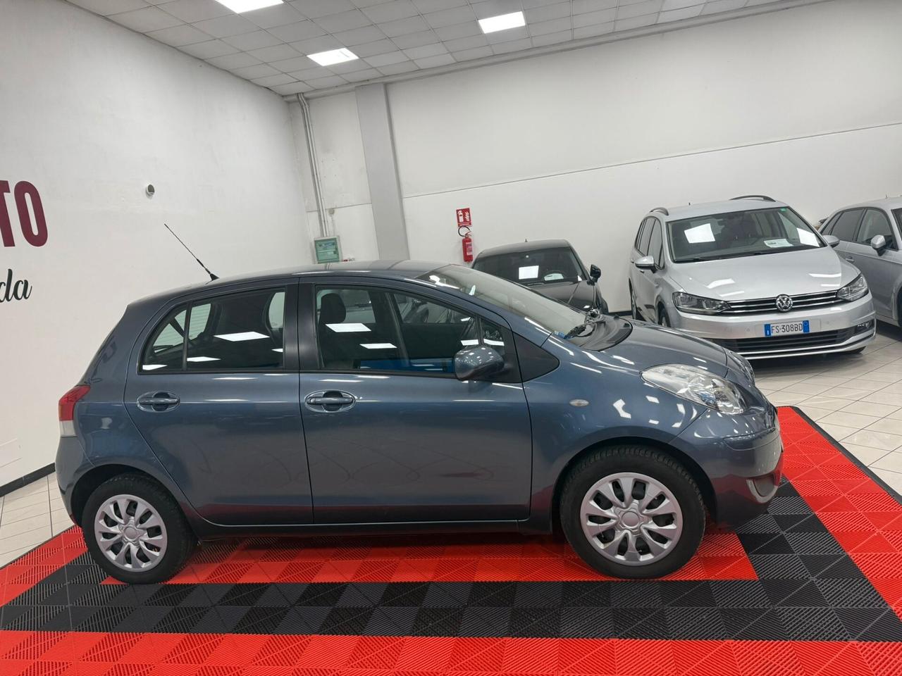 Toyota Yaris 1.0 5 porte