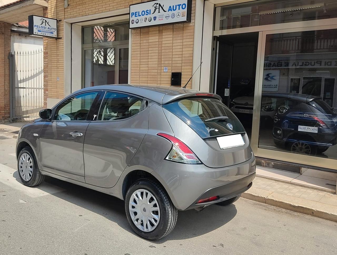 Lancia Ypsilon 0.9 TwinAir 85 CV 5 porte Metano Ecochic Elefantino