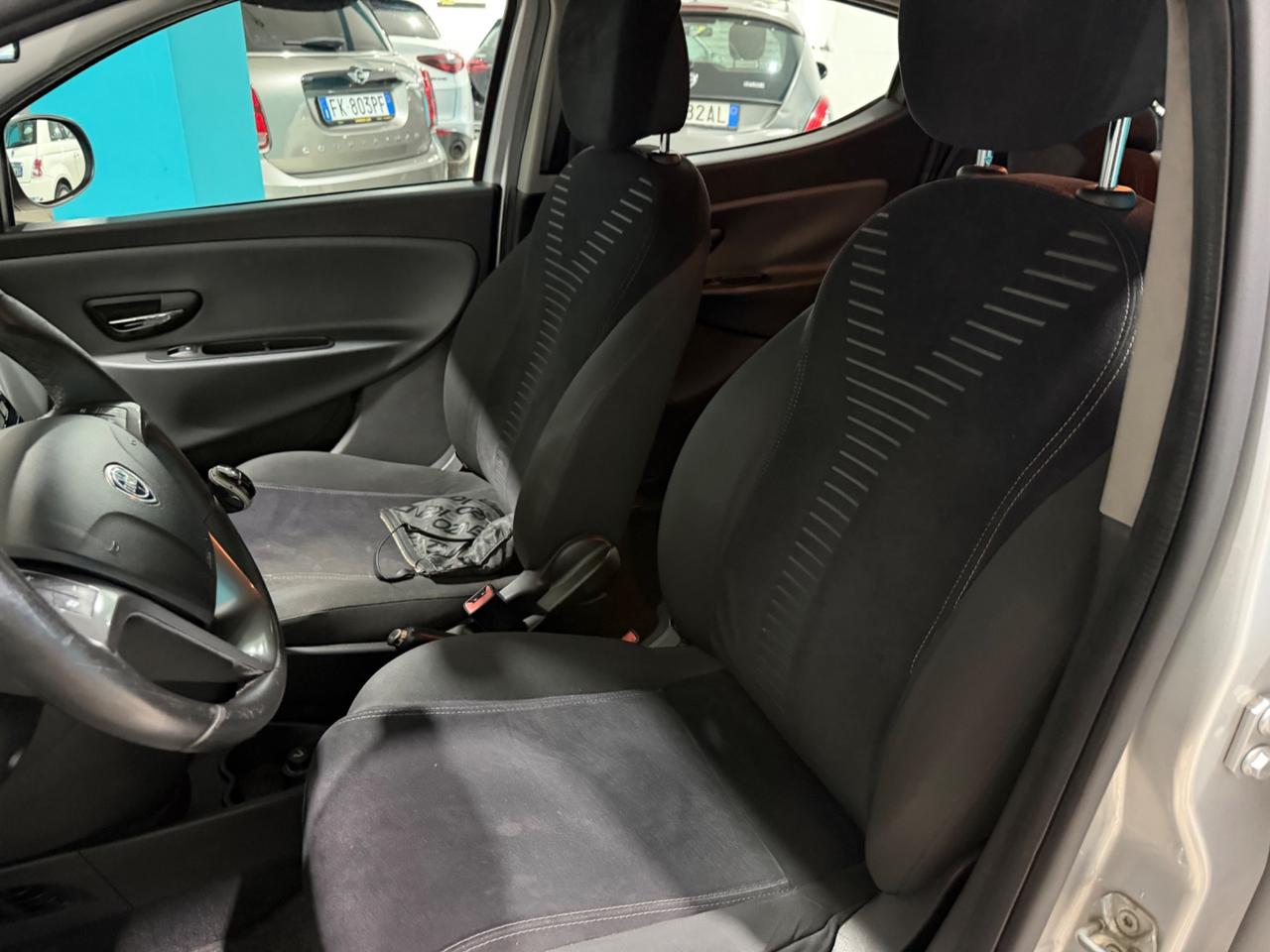 Lancia Ypsilon 0.9 TwinAir 85 CV 5