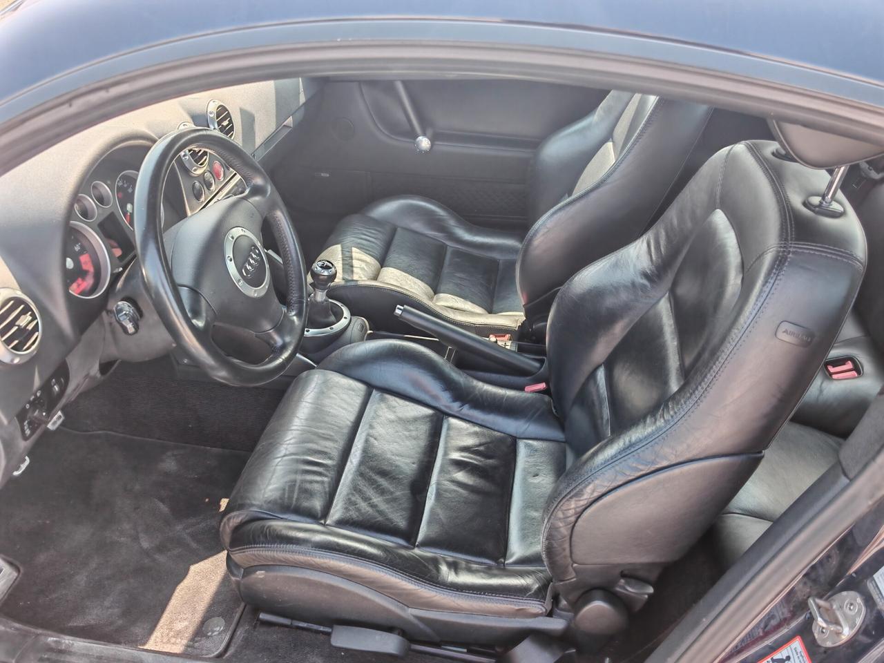 Audi TT 1.8 20V 180CV CUPÈ .