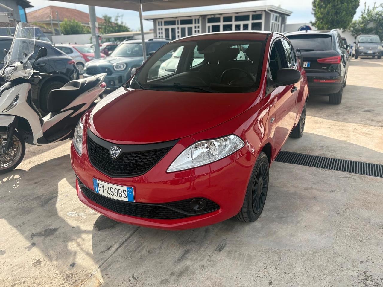 Lancia Ypsilon 1.2 69 CV 5 porte GPL Ecochic Elefantino Blu