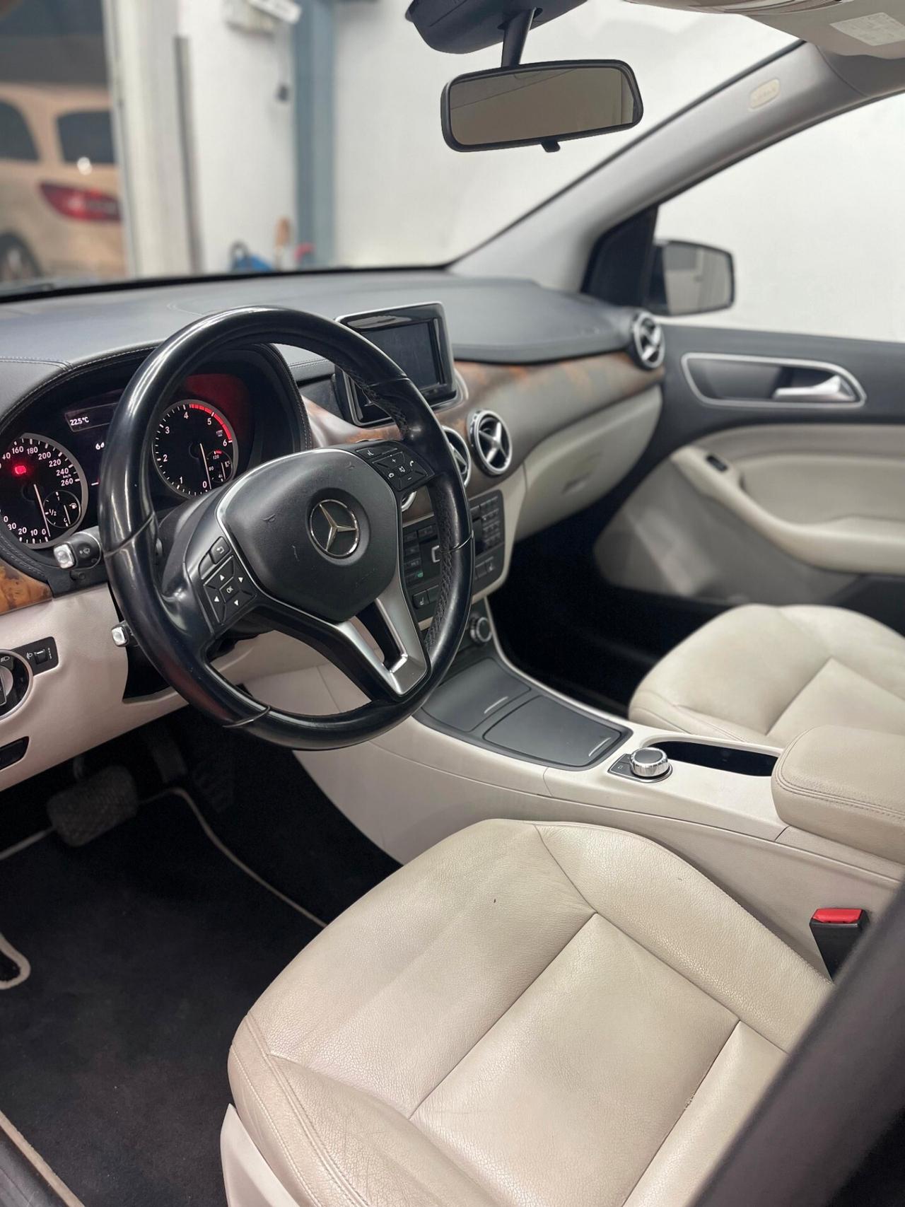 Mercedes-benz B 180 CDI BlueEFFICIENCY Executive