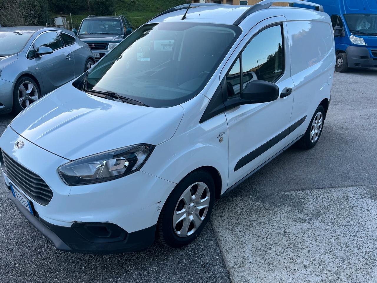 FORD TRANSIT COURIER